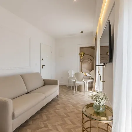 Seafront Luxury Apt With Balcony And Amazing View Appartement *