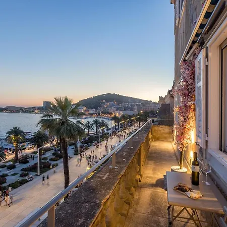 Seafront Luxury Apt With Balcony And Amazing View * スプリト
