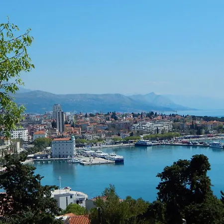 Seafront Luxury Apt With Balcony And Amazing View Apartment Split