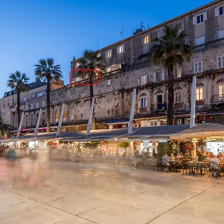 Seafront Luxury Apt With Balcony And Amazing View Apartment