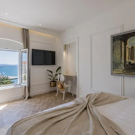 Apartment Seafront Luxury Apt With Balcony And Amazing View Split